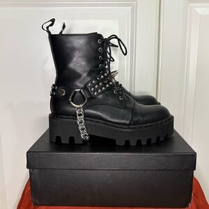 LAMODA Black Studded Belt with Silver Chain